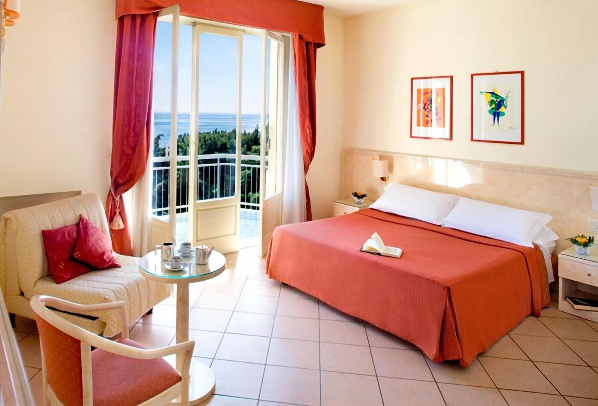 Hotel Eden Park دْيانو مارينا المظهر الخارجي الصورة