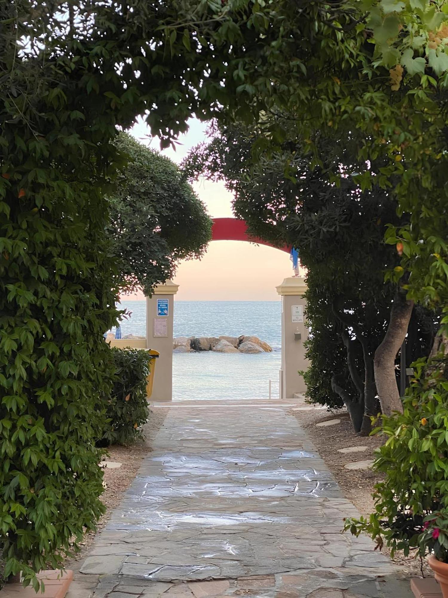 Hotel Eden Park دْيانو مارينا المظهر الخارجي الصورة